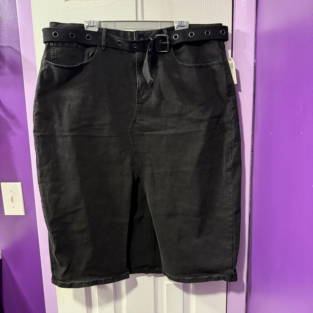 Hot Topic Black Midi Denim Skirt with Belt